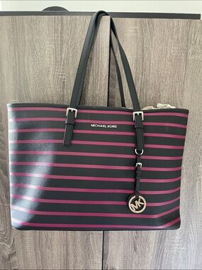 Michael Kors tote with padded laptop zipper